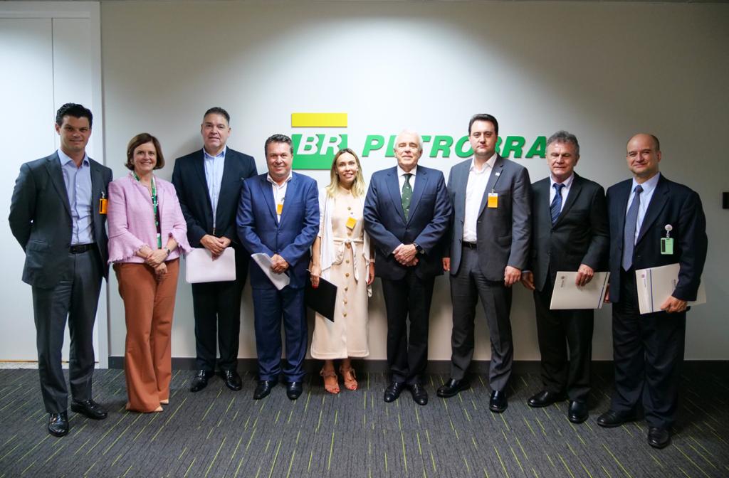 Presidente da Compagas acompanha governador em reunião na Petrobras