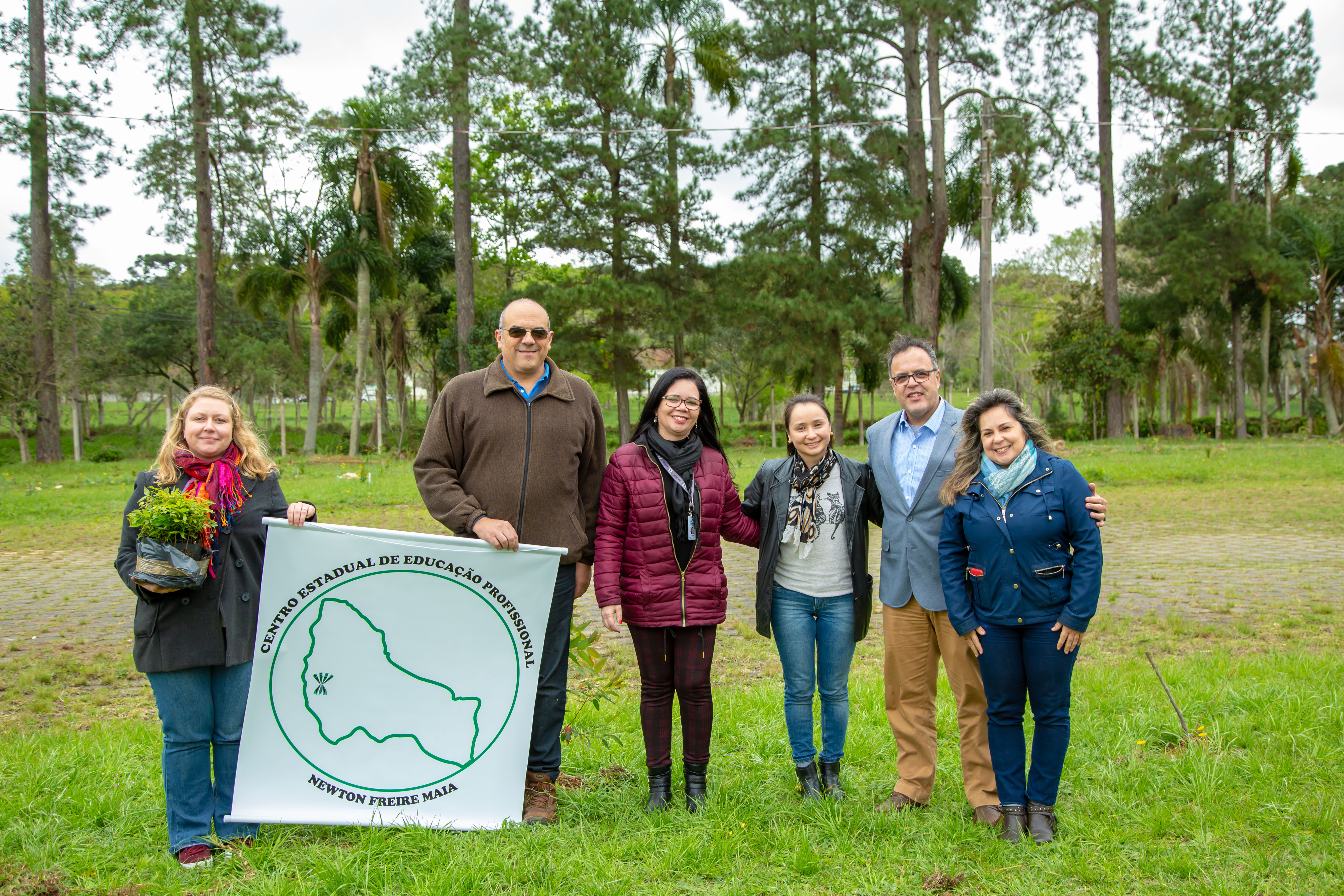 Paraná Mais Verde: presidente da Compagas apadrinha o programa no Colégio Estadual Newton Freire Maia