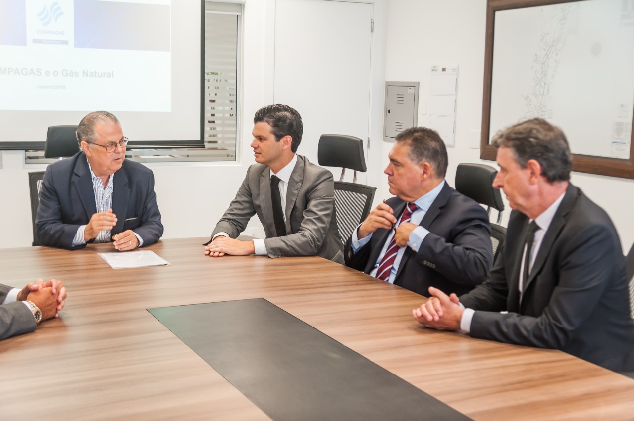 Posse de Rafael Lamastra Jr a presidência da Companhia Paranaense de Gás (Compagas). Solenidade realizada na sede da Compagas, em Curitiba, com a presença de Daniel Pimentel Slaviero, presidente da Copel; Fernando Xavier Ferreira, presidente do Conselho de Administração da Compagas; Eduardo Buschle, diretor de administração e finanças da Companhia; e seu antecessor, Luiz Malucelli Neto